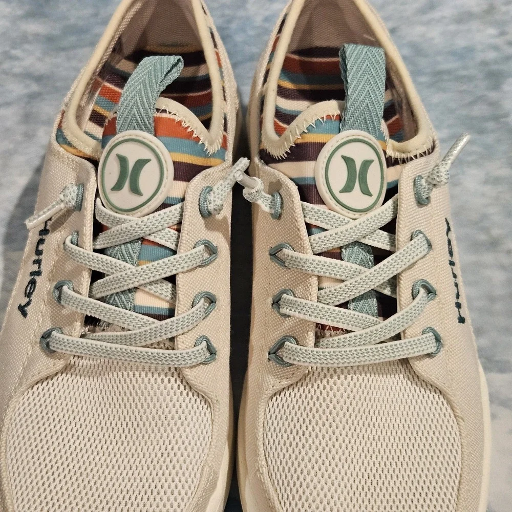 Hurley Castaic Beige‎ Women's Bungee Comfort Shoes Size 6.5 Multicolor